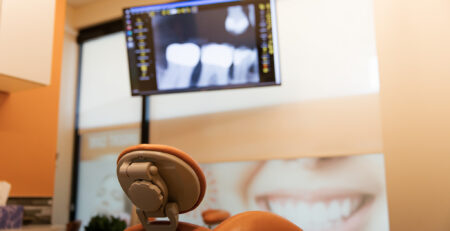 What to Do Immediately If You Chip Crack or Knock Out a Tooth