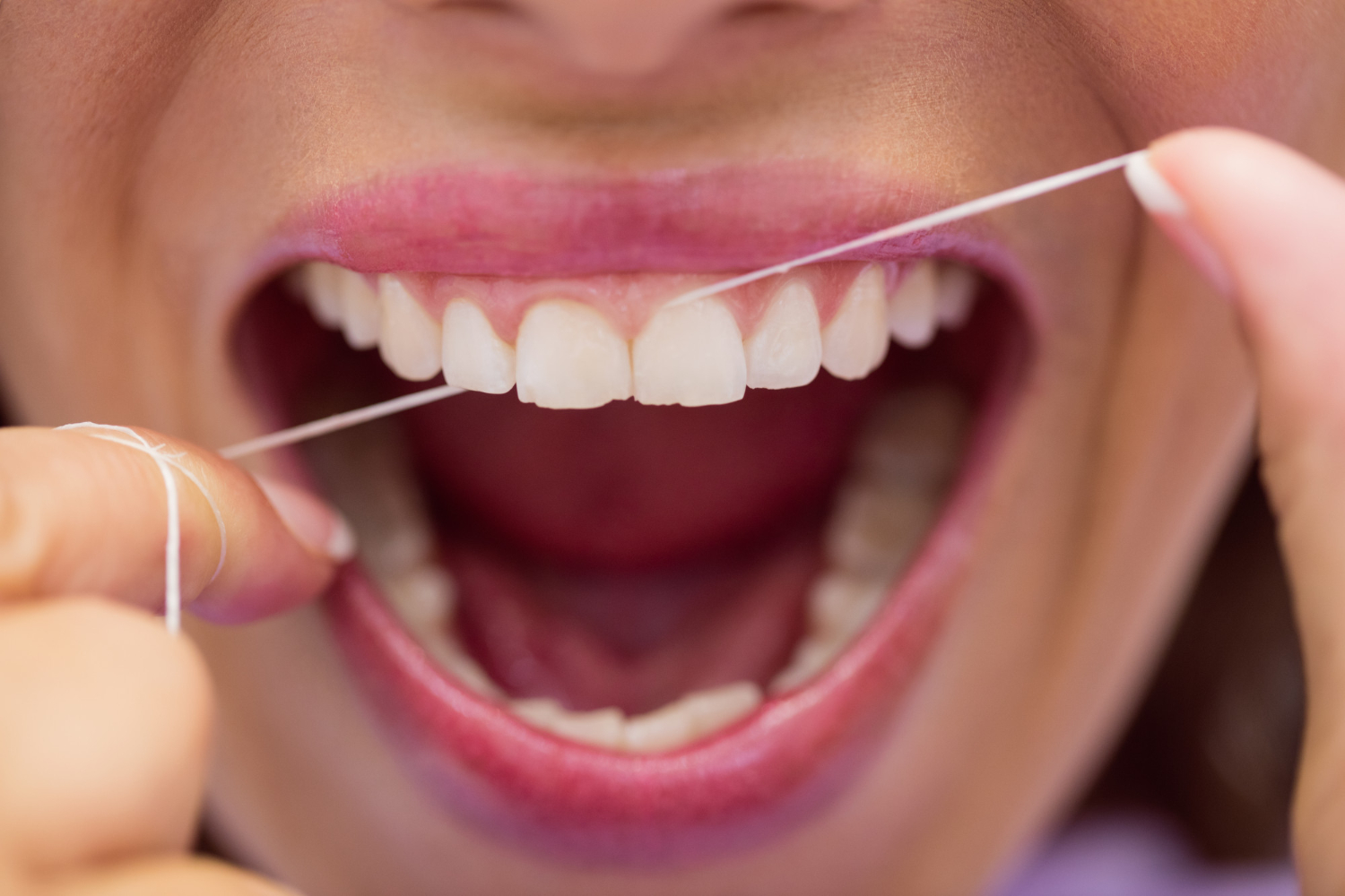 teeth flossing